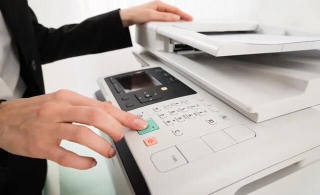 Sai lầm khi sử dụng máy photocopy : Tất cả các loại máy móc đều có định mức công suất nhất định, máy photocopy cũng vậy. Nếu khối lượng công việc của bạn vượt quá công suất tối đa của máy thì máy sẽ bị quá tải và rất nhanh xuống cấp.