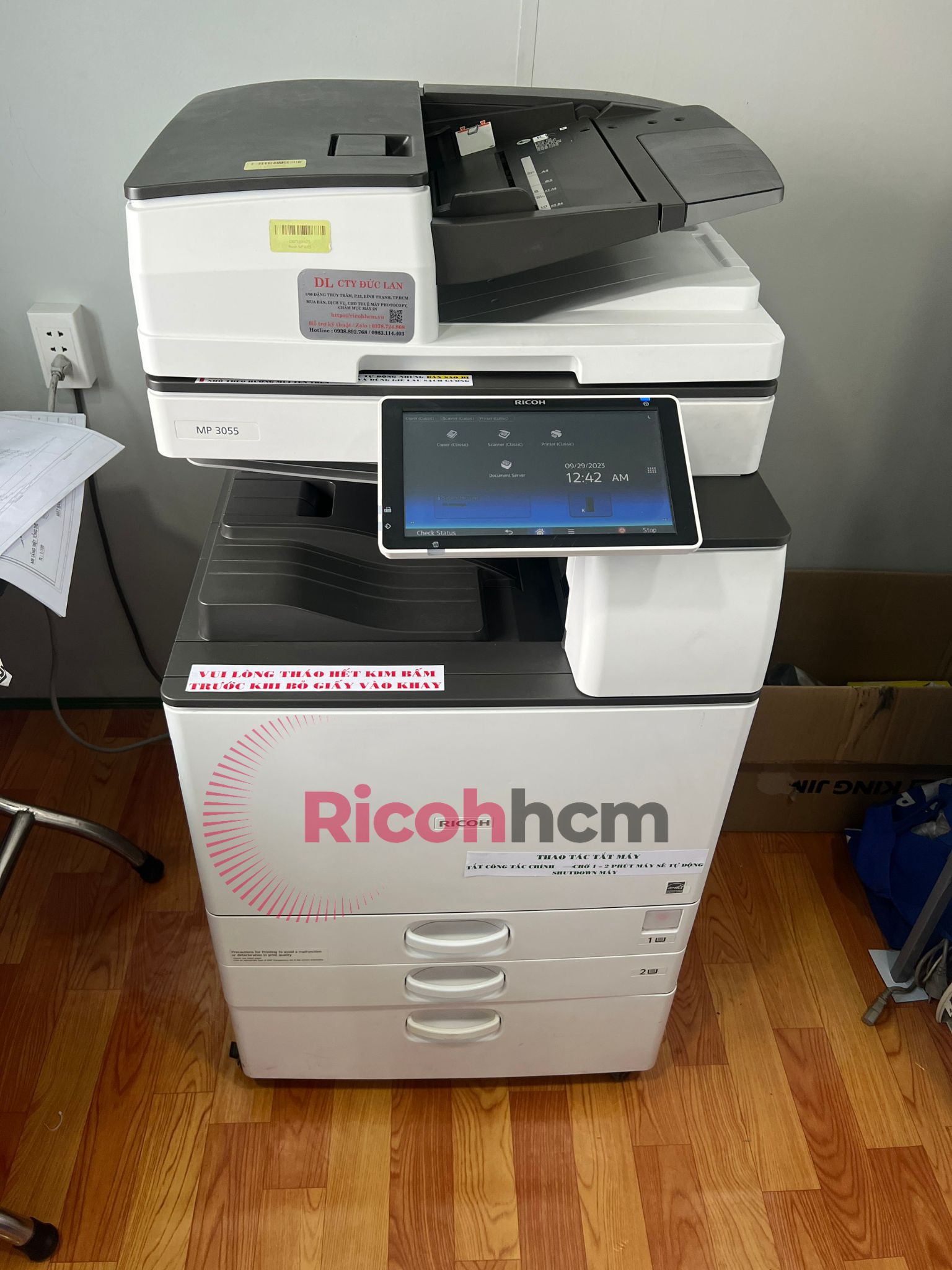 Hiện nay, thay vì mua một chiếc máy photocopy mới với mức giá đắt đỏ, nhiều doanh nghiệp đã chọn giải pháp mua lại những dòng máy cũ nhập khẩu chính hãng. Đây là là lý do khiến thị trường mua bán máy photocopy quận 2 trở nên rất sôi động.