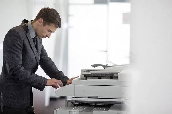 Nên mua máy photocopy màu hay trắng đen - Hãy bắt đầu từ nhu cầu in thực tế